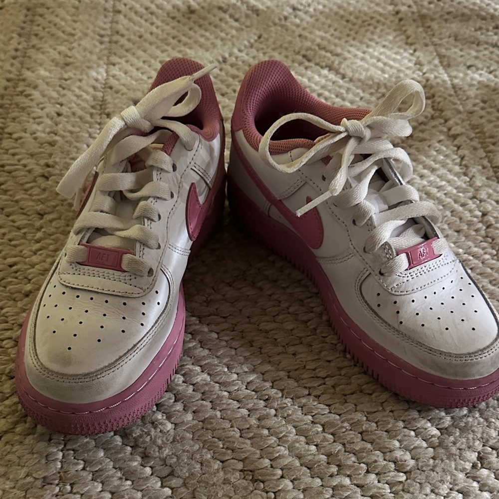 Nike Kids Sneakers in Pink and White